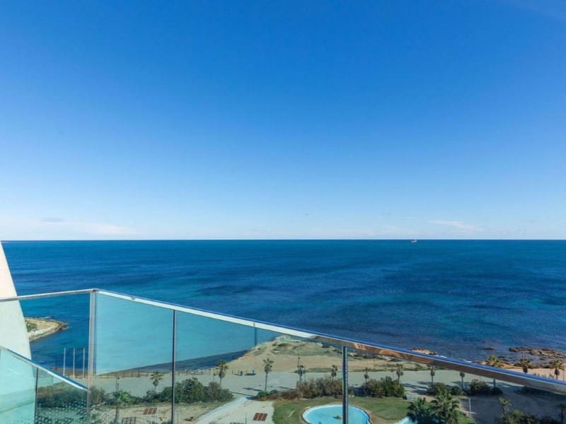 2 slaapkamer Appartement te koop in Punta Prima - € 699.000 (Ref: 9995091)