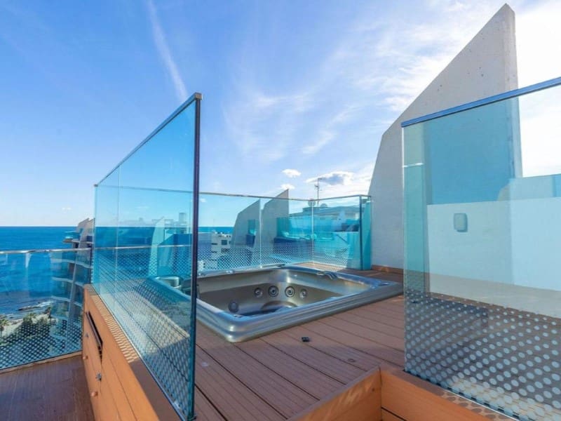 2 slaapkamer Appartement te koop in Punta Prima - € 699.000 (Ref: 9995091)