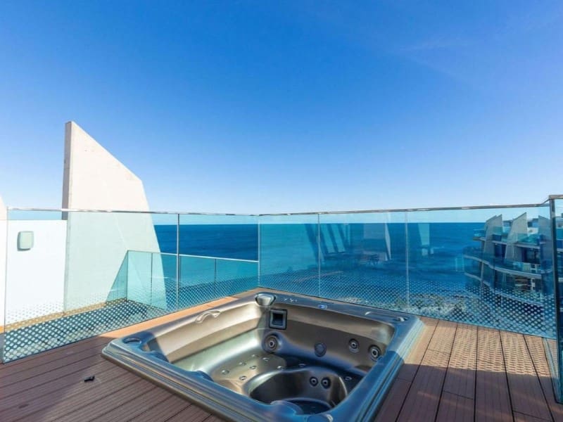 2 slaapkamer Appartement te koop in Punta Prima - € 699.000 (Ref: 9995091)