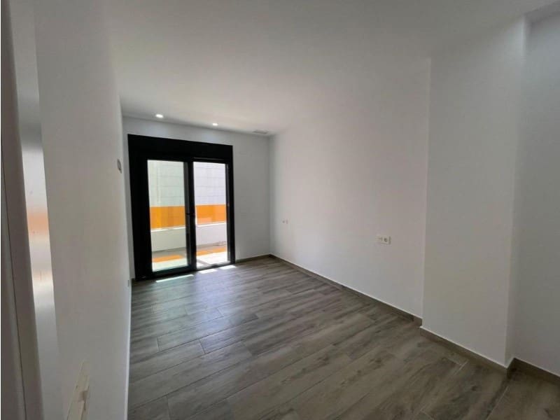 3 sovrum Lägenhet till salu i Torrevieja med pool - 299 900 € (Ref: 9995098)