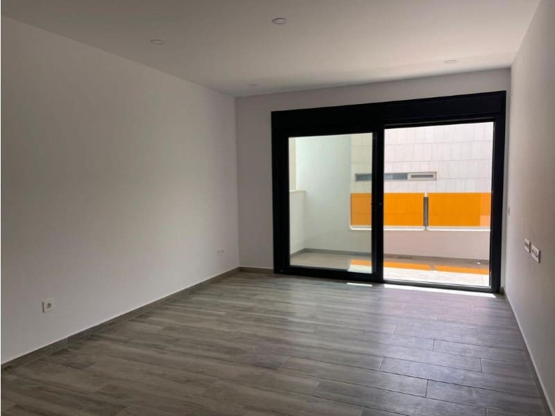 3 sovrum Lägenhet till salu i Torrevieja med pool - 299 900 € (Ref: 9995098)
