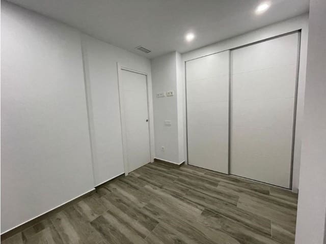 3 sovrum Lägenhet till salu i Las Piscinas Naturales, Torrevieja med pool - 299 900 € (Ref: 9995098)