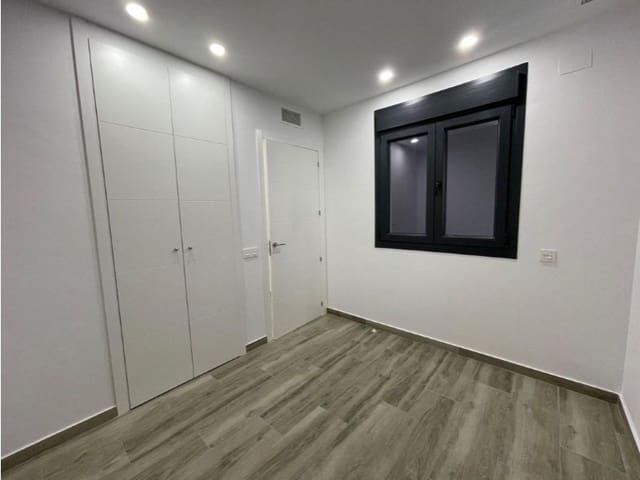 3 sovrum Lägenhet till salu i Las Piscinas Naturales, Torrevieja med pool - 299 900 € (Ref: 9995098)