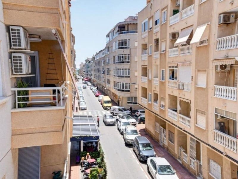 3 soveværelse Lejlighed til salg i Torrevieja med swimmingpool - € 159.000 (Ref: 9995113)