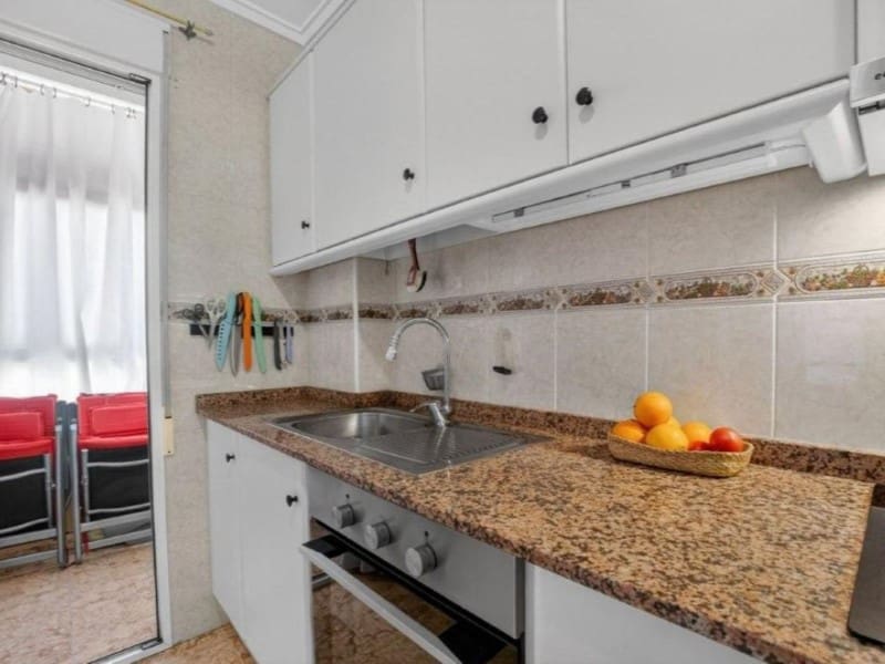 3 soveværelse Lejlighed til salg i Torrevieja med swimmingpool - € 159.000 (Ref: 9995113)