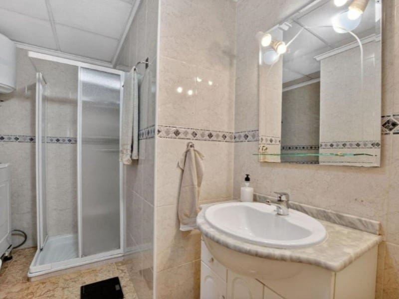 3 soveværelse Lejlighed til salg i Torrevieja med swimmingpool - € 159.000 (Ref: 9995113)