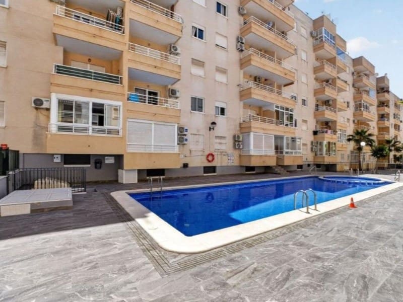 3 soveværelse Lejlighed til salg i Torrevieja med swimmingpool - € 159.000 (Ref: 9995113)