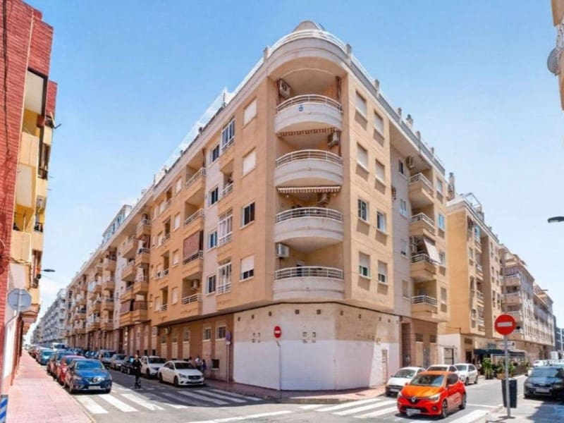 3 soveværelse Lejlighed til salg i Torrevieja med swimmingpool - € 159.000 (Ref: 9995113)