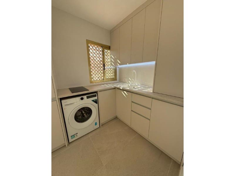 1 soverom Leilighet til salgs i Benidorm med svømmebasseng - € 269 000 (Ref: 9995125)