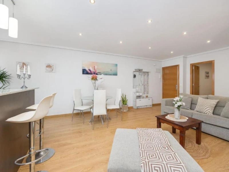 2 soveværelse Lejlighed til salg i Torrevieja med swimmingpool - € 159.900 (Ref: 9995129)