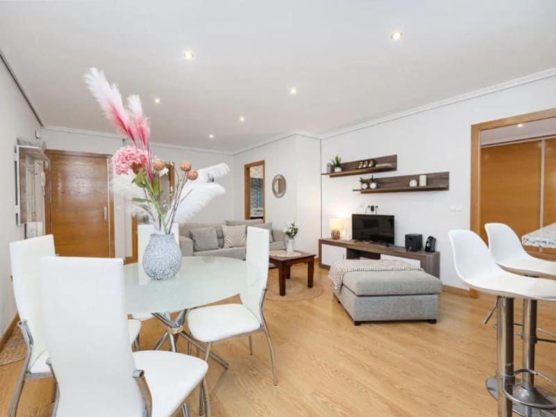 2 soveværelse Lejlighed til salg i Torrevieja med swimmingpool - € 159.900 (Ref: 9995129)