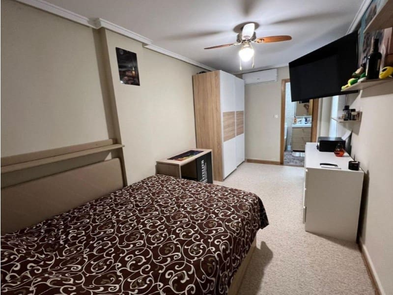 3 sypialnia Apartament na sprzedaż w Torrevieja - 190 000 € (Ref: 9995130)