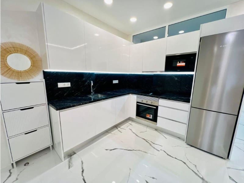 2 bedroom Apartment for sale in Torrevieja - € 230,000 (Ref: 9997069)