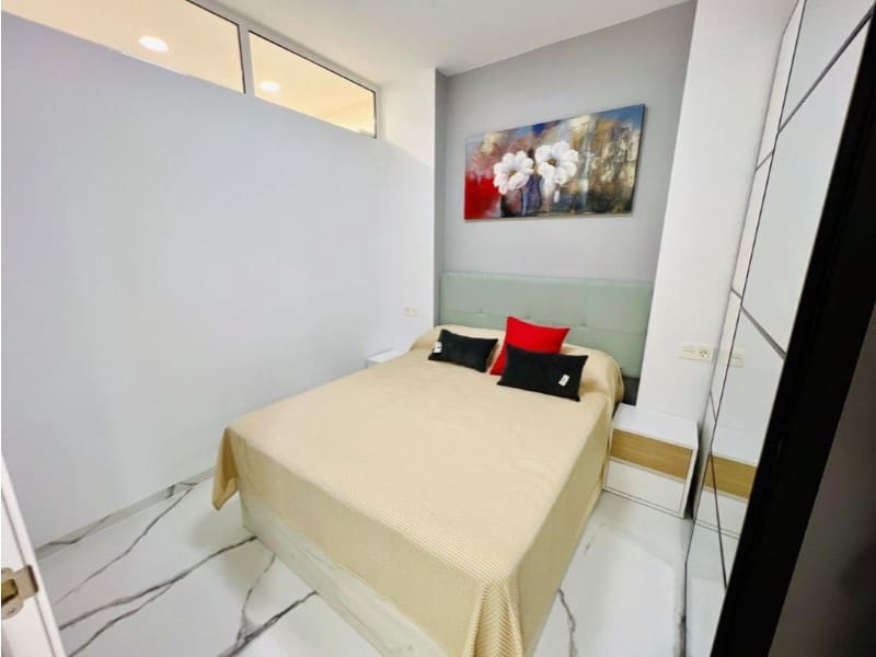 2 bedroom Apartment for sale in Torrevieja - € 230,000 (Ref: 9997069)