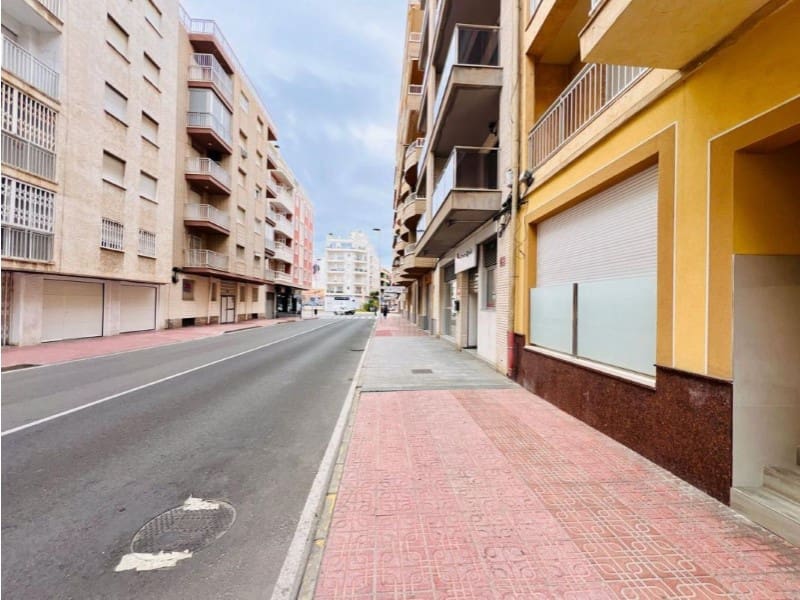 2 bedroom Apartment for sale in Torrevieja - € 230,000 (Ref: 9997069)