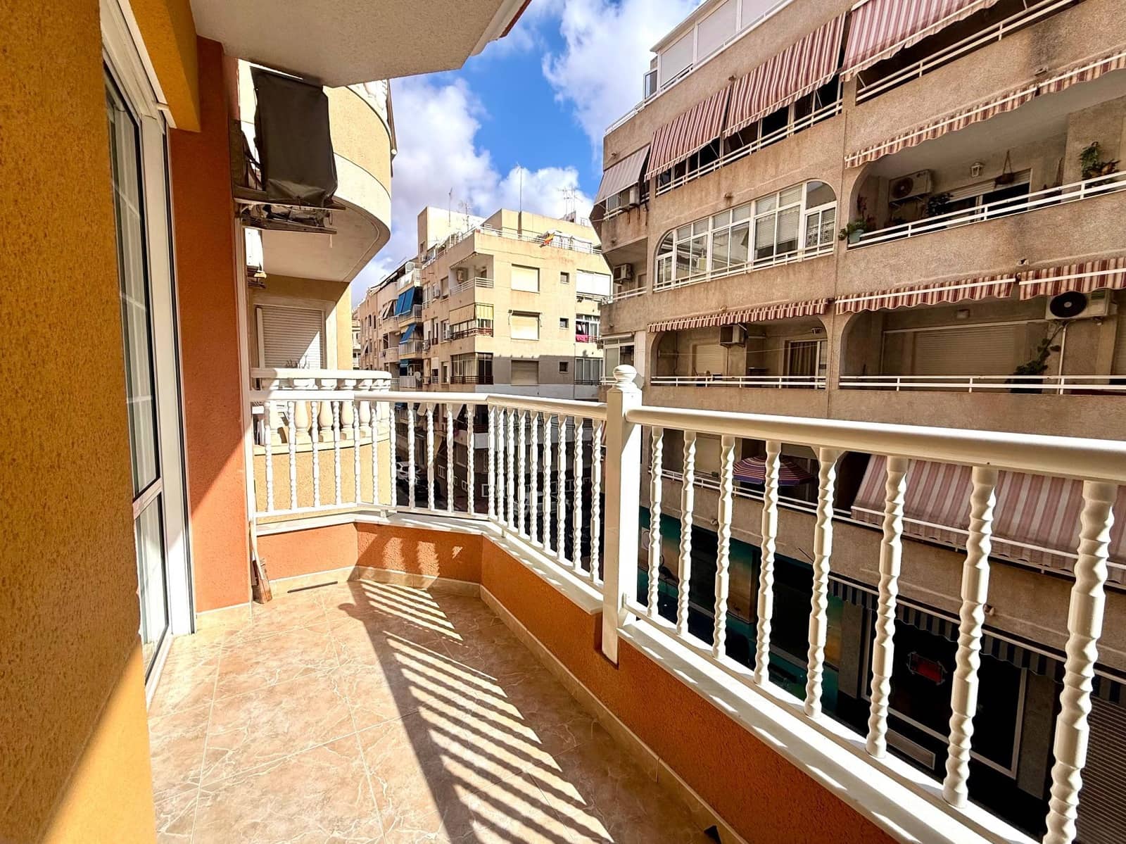 3 soveværelse Lejlighed til salg i Torrevieja med garage - € 224.900 (Ref: 10005642)