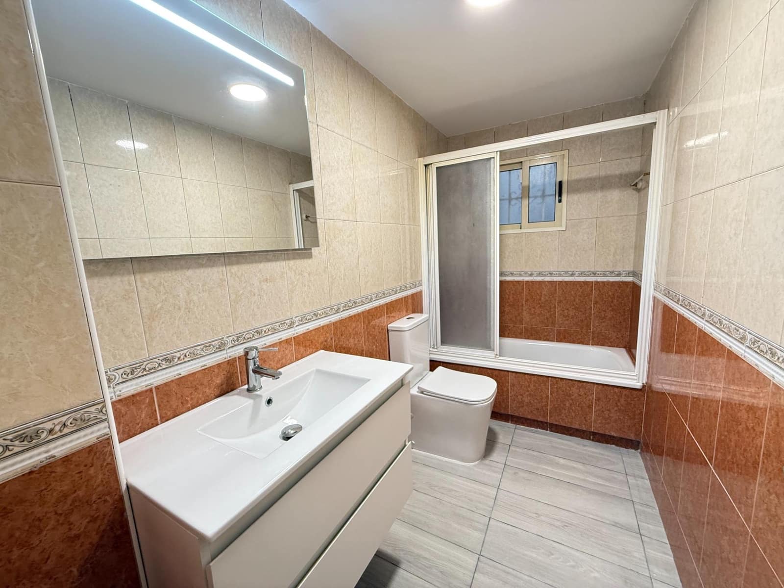 2 makuuhuone Huoneisto myytävänä paikassa Torrevieja - 147 000 € (Ref: 10033982)