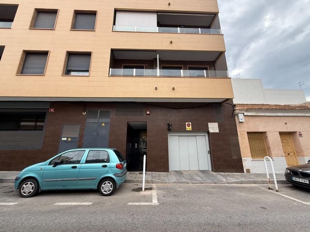 Garage zu verkaufen in Centro - Muelle Pesquero, Torrevieja - 15.000 € (Ref: 10132772)