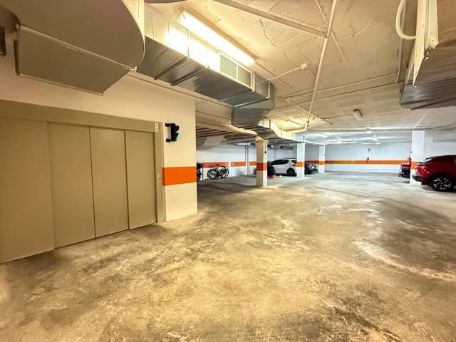 Garage zu verkaufen in Centro - Muelle Pesquero, Torrevieja - 45.000 € (Ref: 10132773)