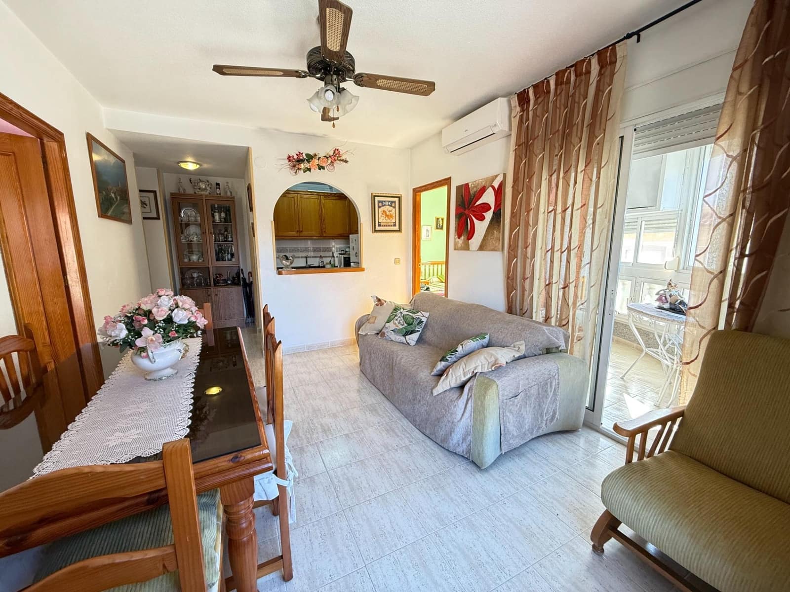 Apartamento de 2 habitaciones en Torrevieja en venta con garaje - 189.000 € (Ref: 10171708)