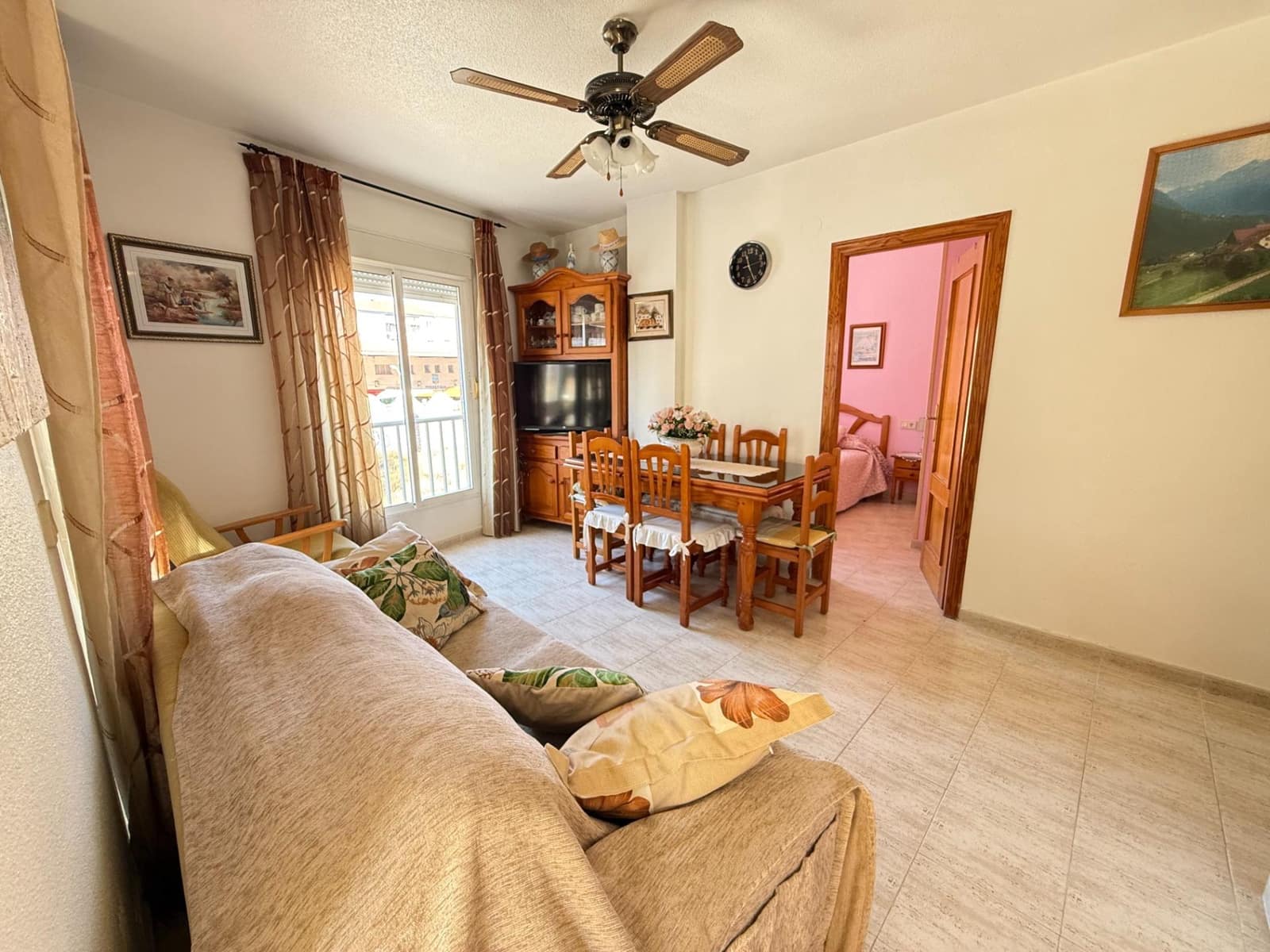 Apartamento de 2 habitaciones en Torrevieja en venta con garaje - 189.000 € (Ref: 10171708)