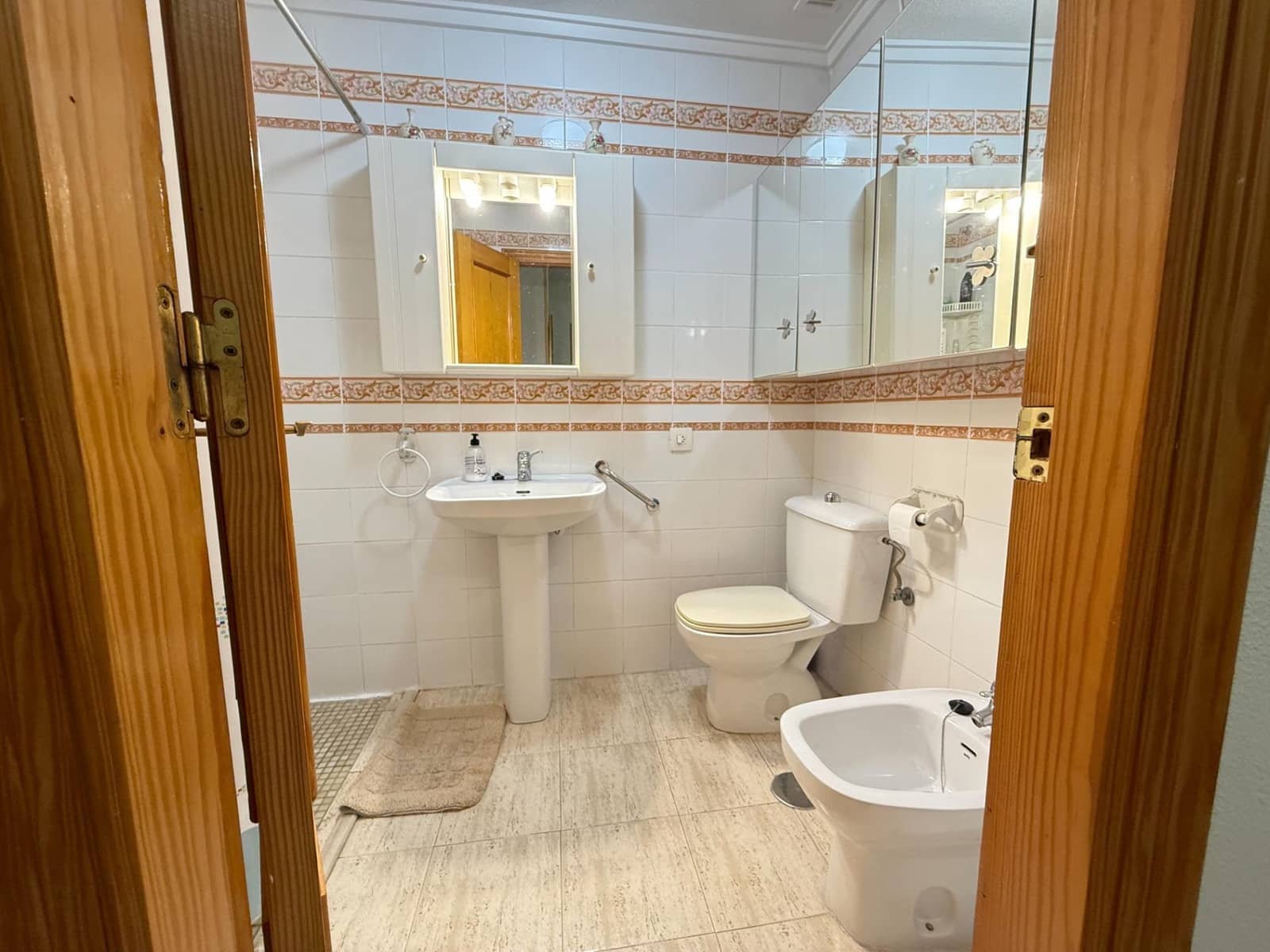 Apartamento de 2 habitaciones en Torrevieja en venta con garaje - 189.000 € (Ref: 10171708)