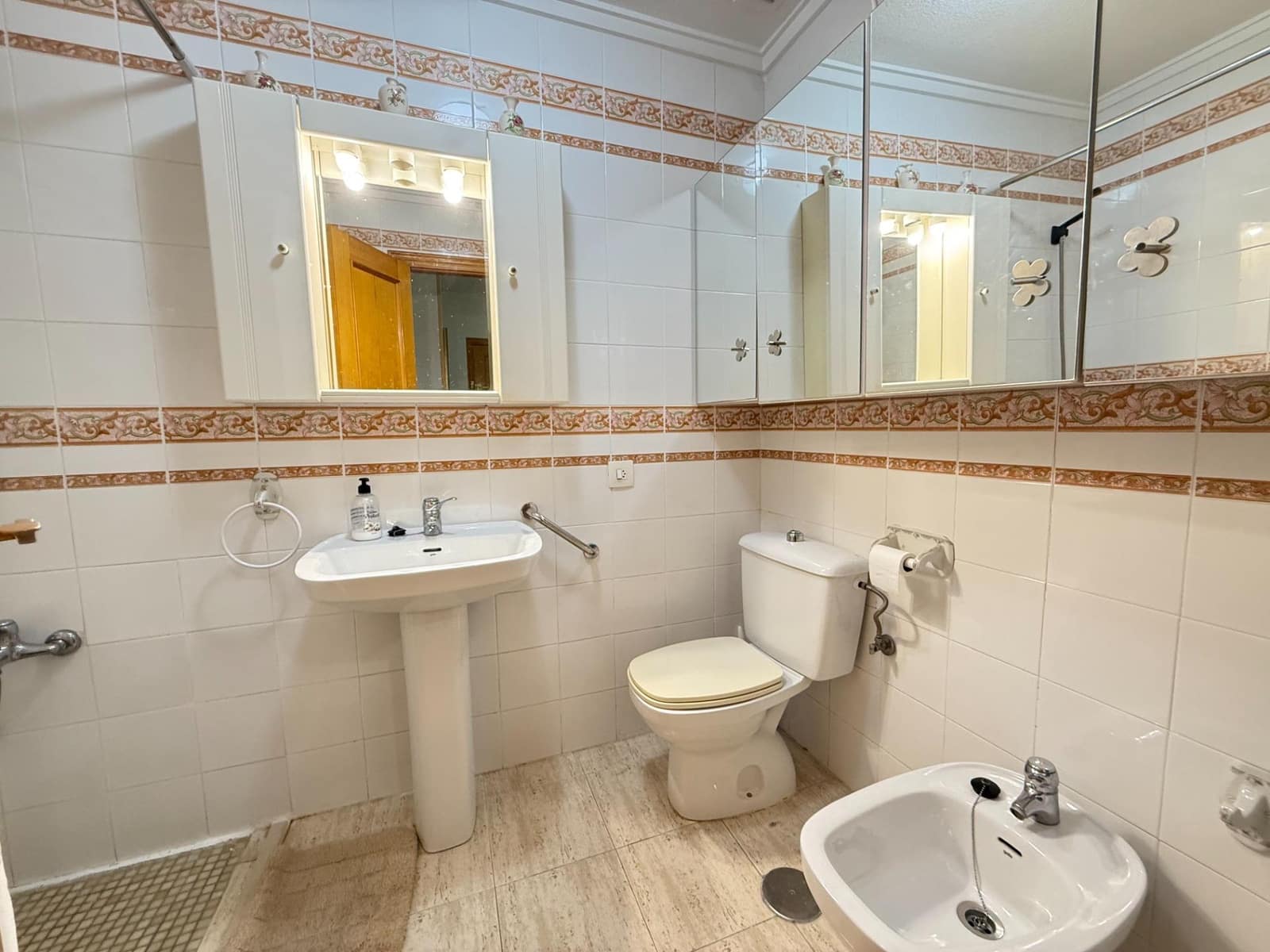 Apartamento de 2 habitaciones en Torrevieja en venta con garaje - 189.000 € (Ref: 10171708)
