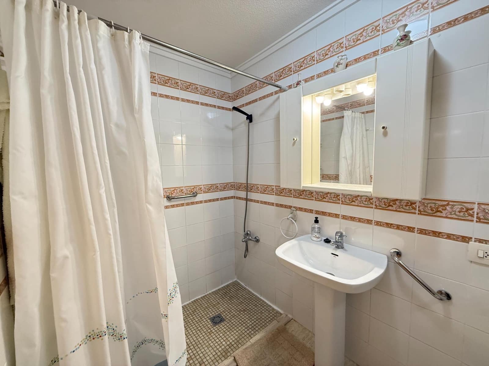 Apartamento de 2 habitaciones en Torrevieja en venta con garaje - 189.000 € (Ref: 10171708)