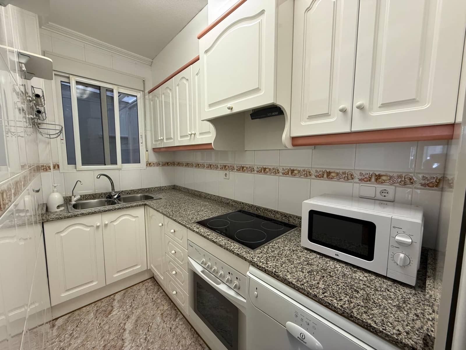 2 bedroom Apartment for sale in Torrevieja with garage - € 149,000 (Ref: 10173977)