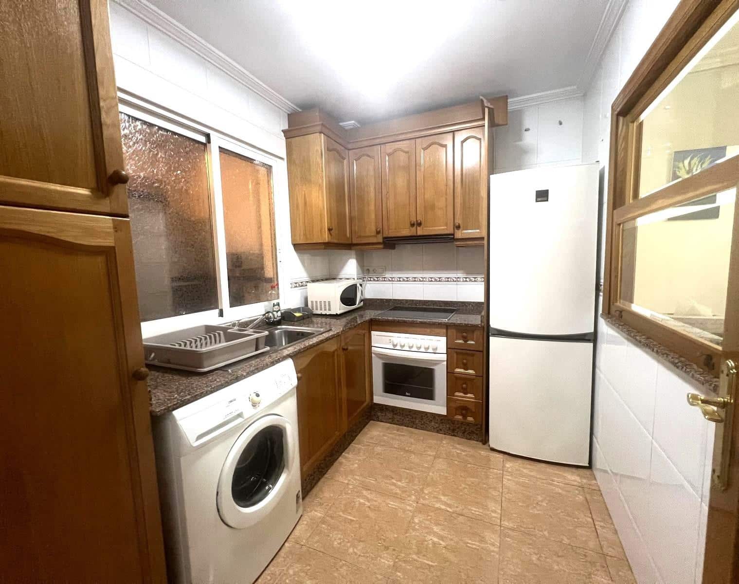 2 bedroom Apartment for rent in Torrevieja - € 850 (Ref: 10173978)