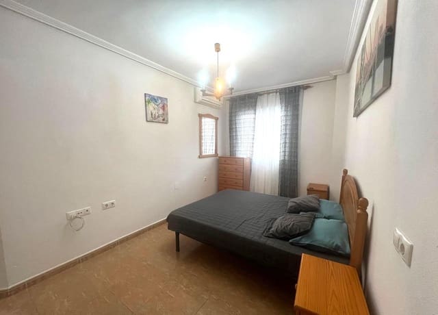 2 soveværelse Lejlighed til leje i Playa del Cura, Torrevieja - € 850 (Ref: 10173978)