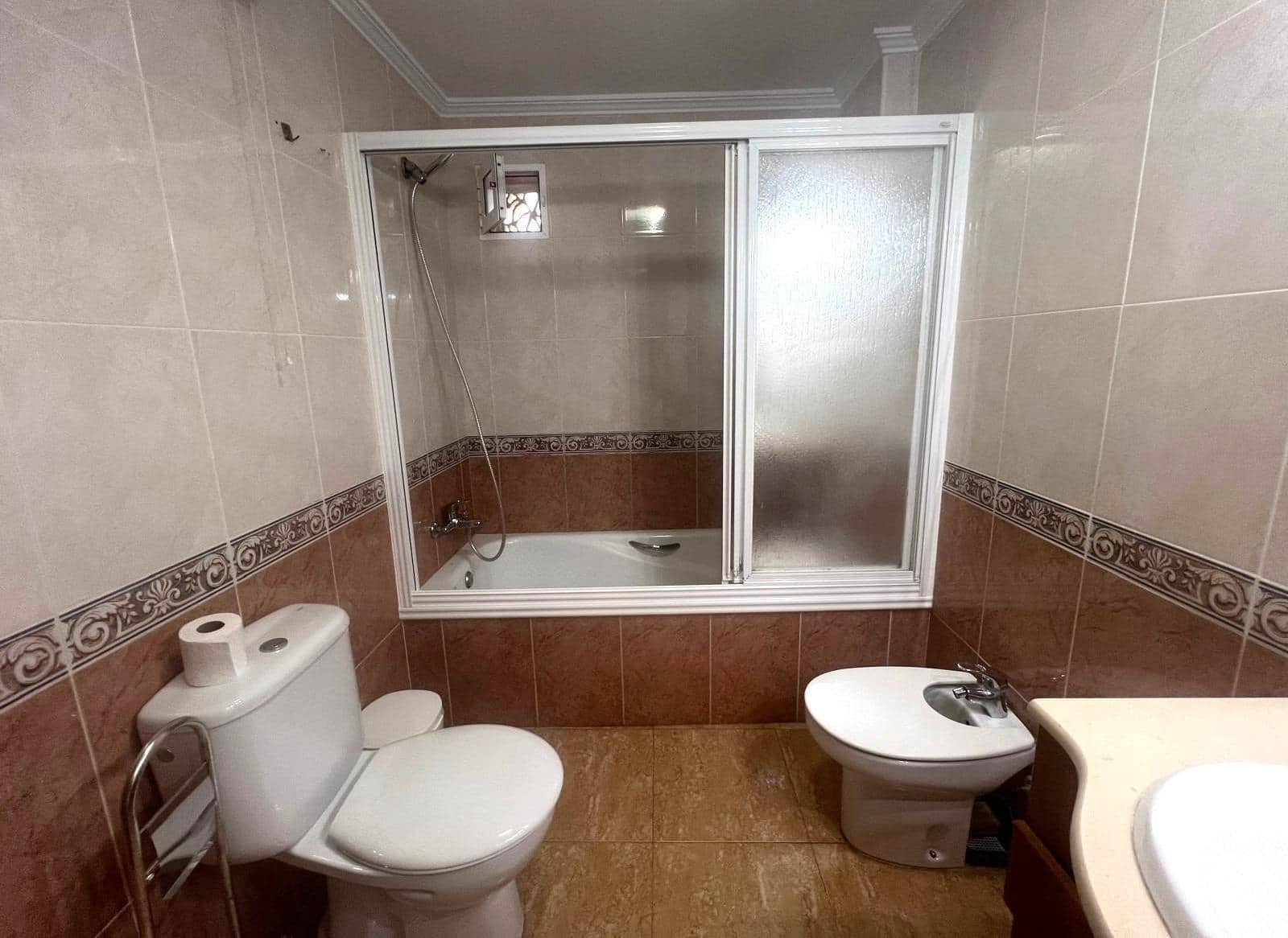 2 bedroom Apartment for rent in Torrevieja - € 850 (Ref: 10173978)