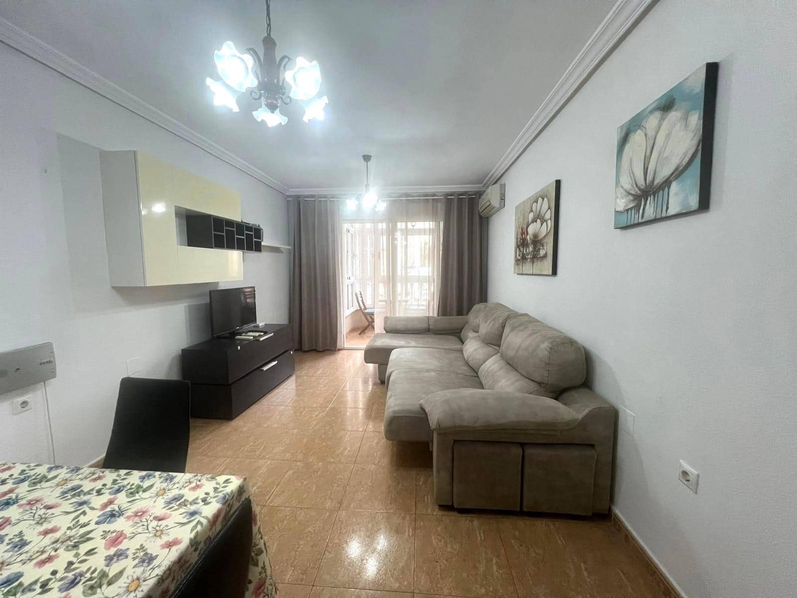 2 bedroom Apartment for rent in Torrevieja - € 850 (Ref: 10173978)