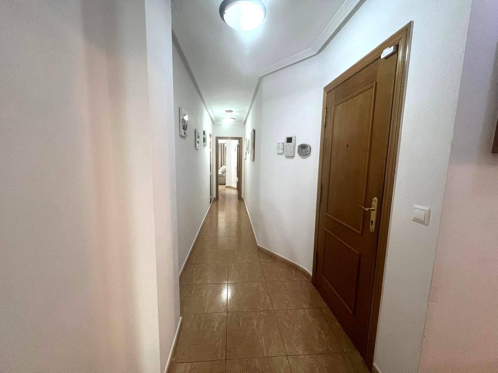 2 bedroom Apartment for rent in Torrevieja - € 850 (Ref: 10173978)