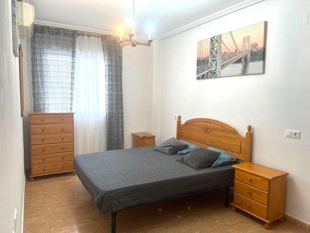 2 soveværelse Lejlighed til leje i Playa del Cura, Torrevieja - € 850 (Ref: 10173978)