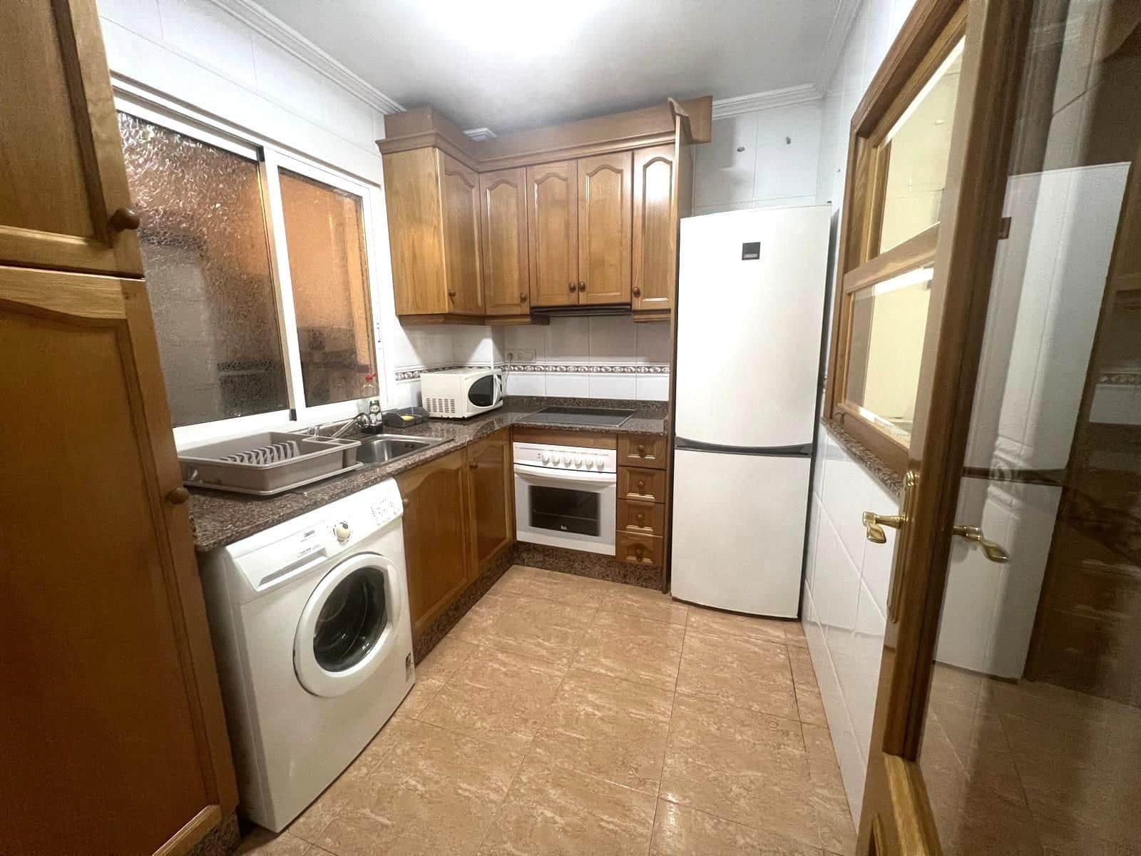 2 bedroom Apartment for rent in Torrevieja - € 850 (Ref: 10173978)