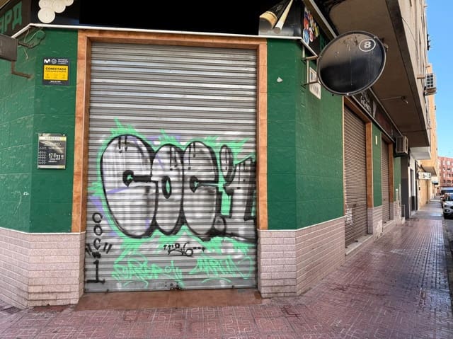 Kaupallinen myytävänä paikassa Playa del Cura, Torrevieja - 225 000 € (Ref: 9630511)