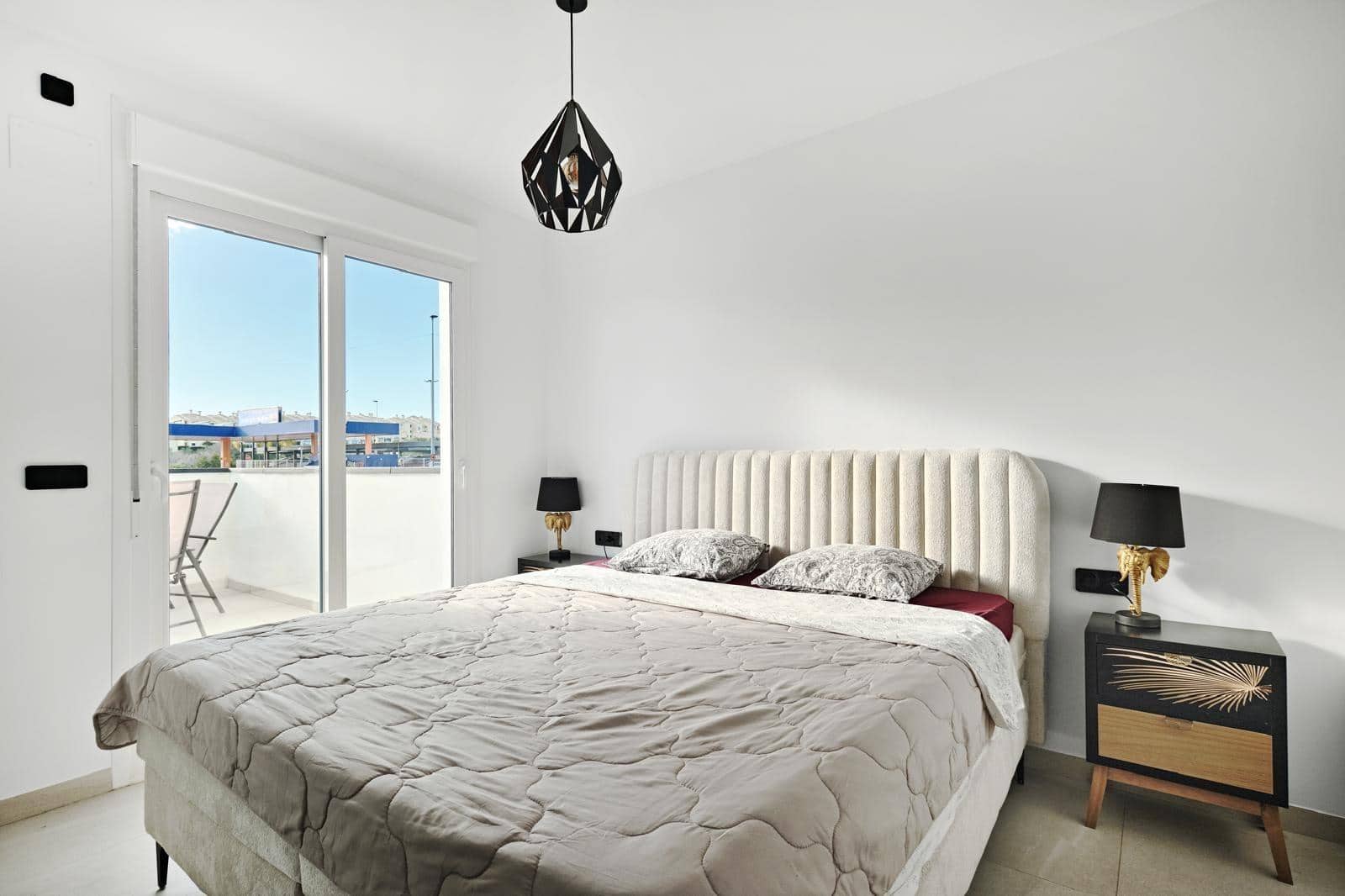 3 makuuhuone Huoneisto myytävänä paikassa Villamartin mukana uima-altaan 
autotalli - 320 000 € (Ref: 9630515)