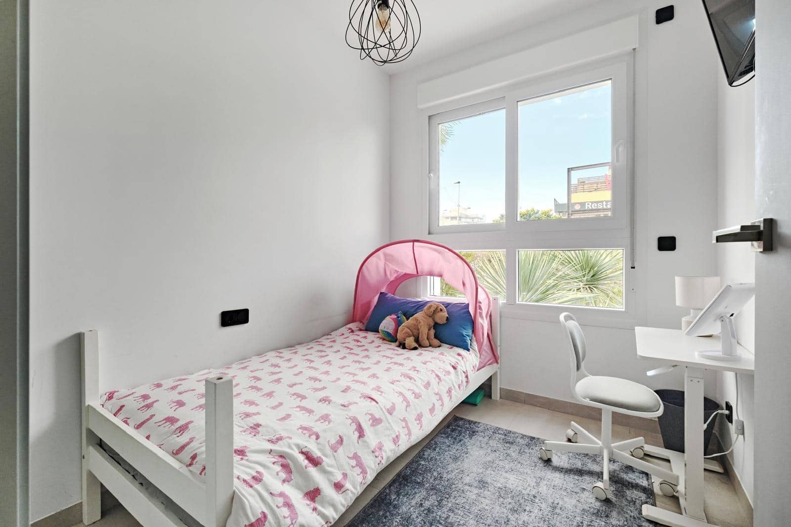 3 makuuhuone Huoneisto myytävänä paikassa Villamartin mukana uima-altaan 
autotalli - 320 000 € (Ref: 9630515)