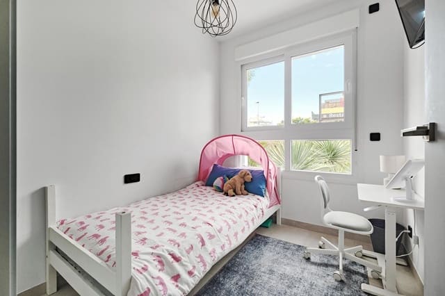 3 makuuhuone Huoneisto myytävänä paikassa Villamartin, Orihuela mukana uima-altaan 
autotalli - 320 000 € (Ref: 9630515)