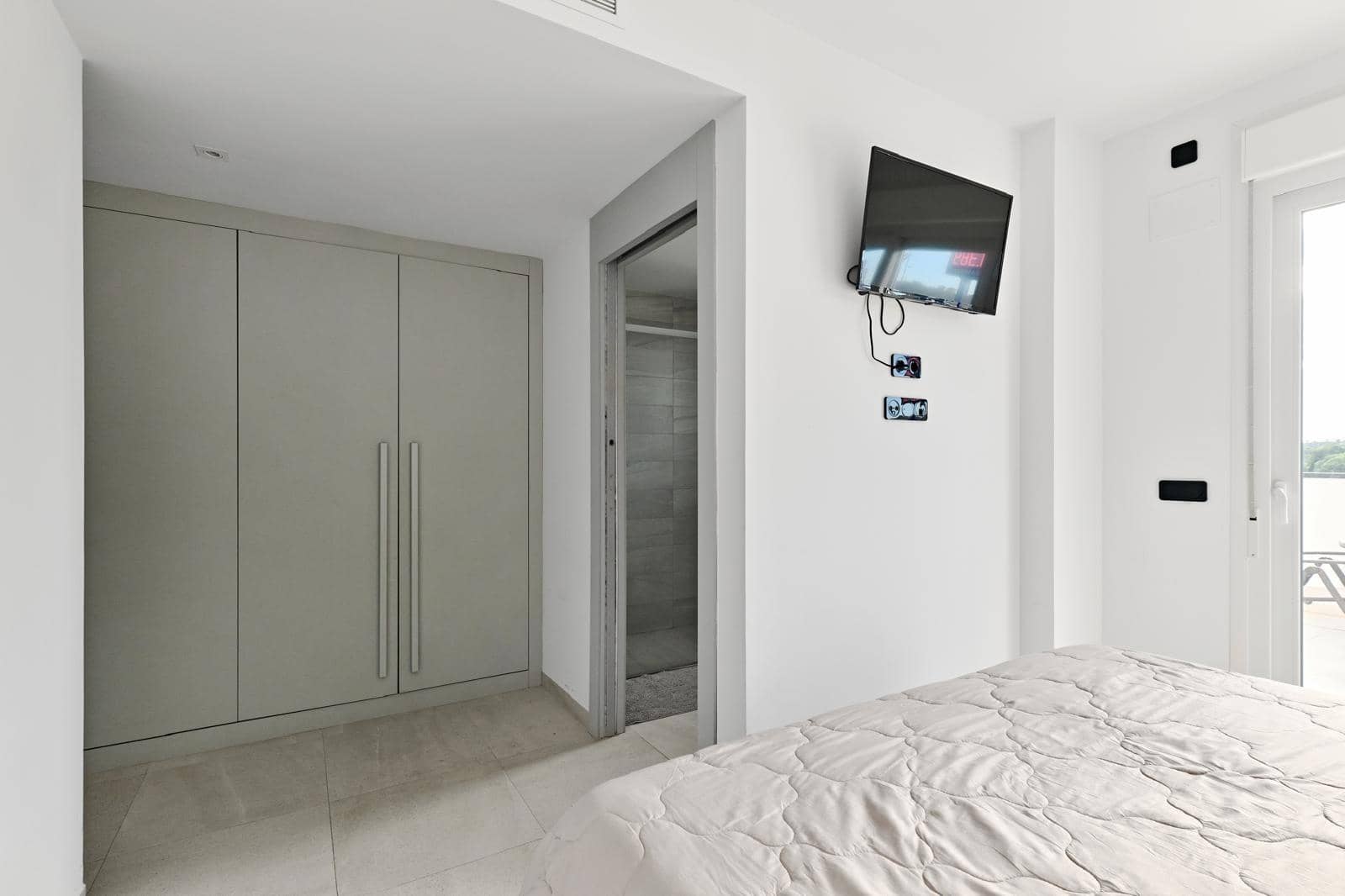 3 makuuhuone Huoneisto myytävänä paikassa Villamartin mukana uima-altaan 
autotalli - 320 000 € (Ref: 9630515)