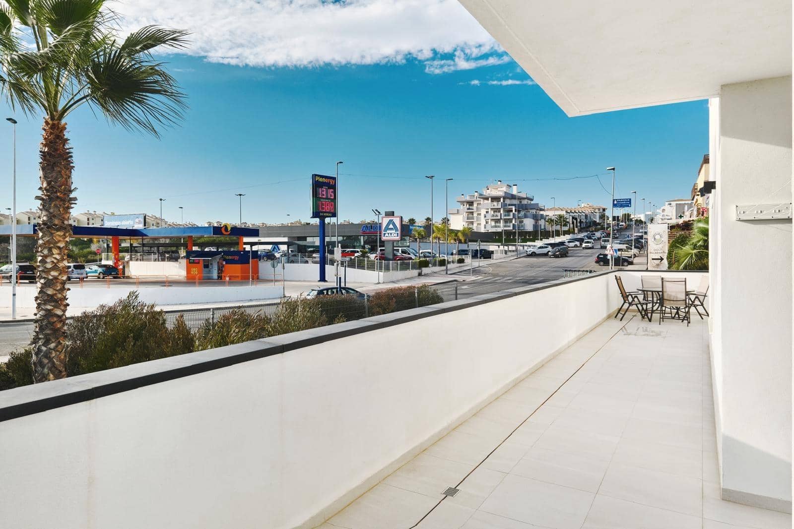 3 makuuhuone Huoneisto myytävänä paikassa Villamartin mukana uima-altaan 
autotalli - 320 000 € (Ref: 9630515)