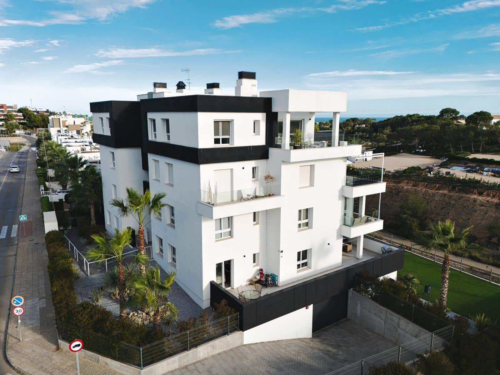 3 makuuhuone Huoneisto myytävänä paikassa Villamartin mukana uima-altaan 
autotalli - 320 000 € (Ref: 9630515)