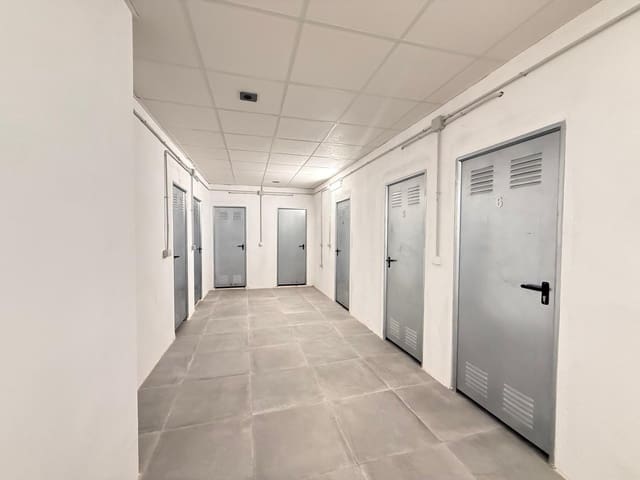 Kommersiell til salgs i Las Piscinas Naturales, Torrevieja - € 5 900 (Ref: 9630529)