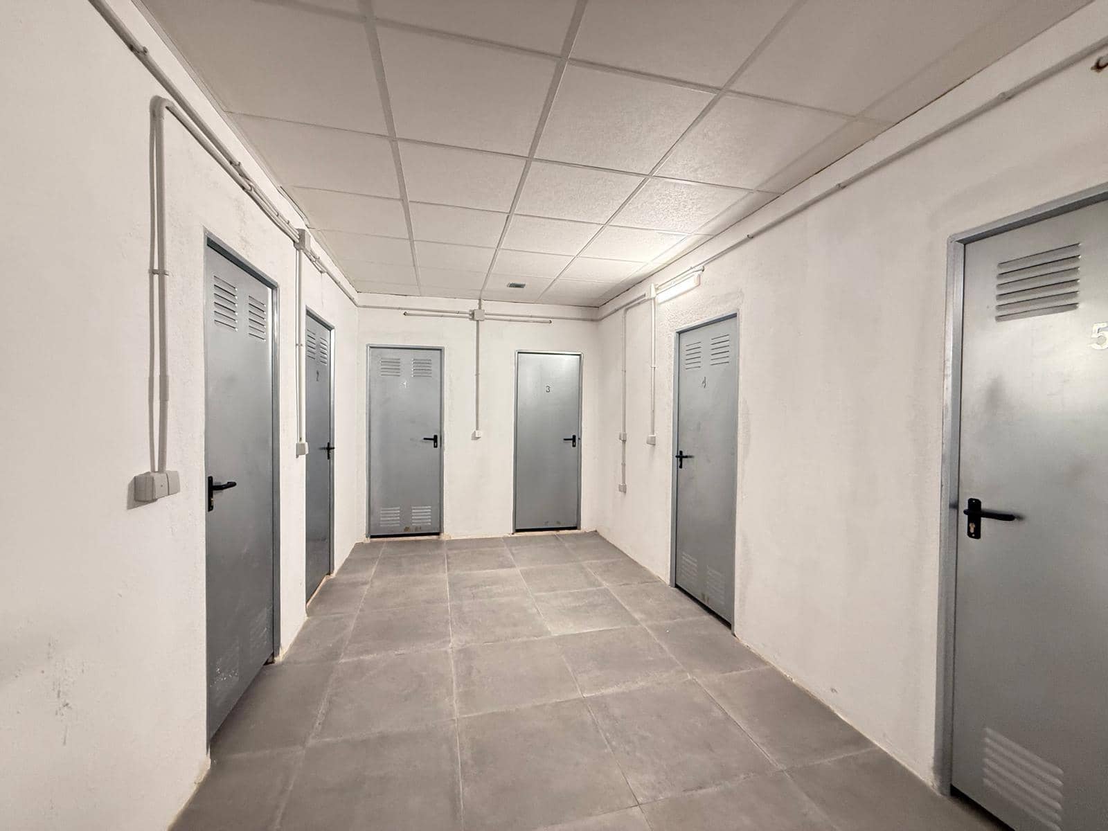 Kommersiell til salgs i Torrevieja - € 5 900 (Ref: 9630529)