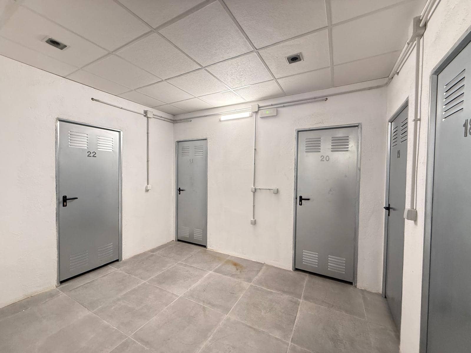 Kommersiell til salgs i Torrevieja - € 5 900 (Ref: 9630529)