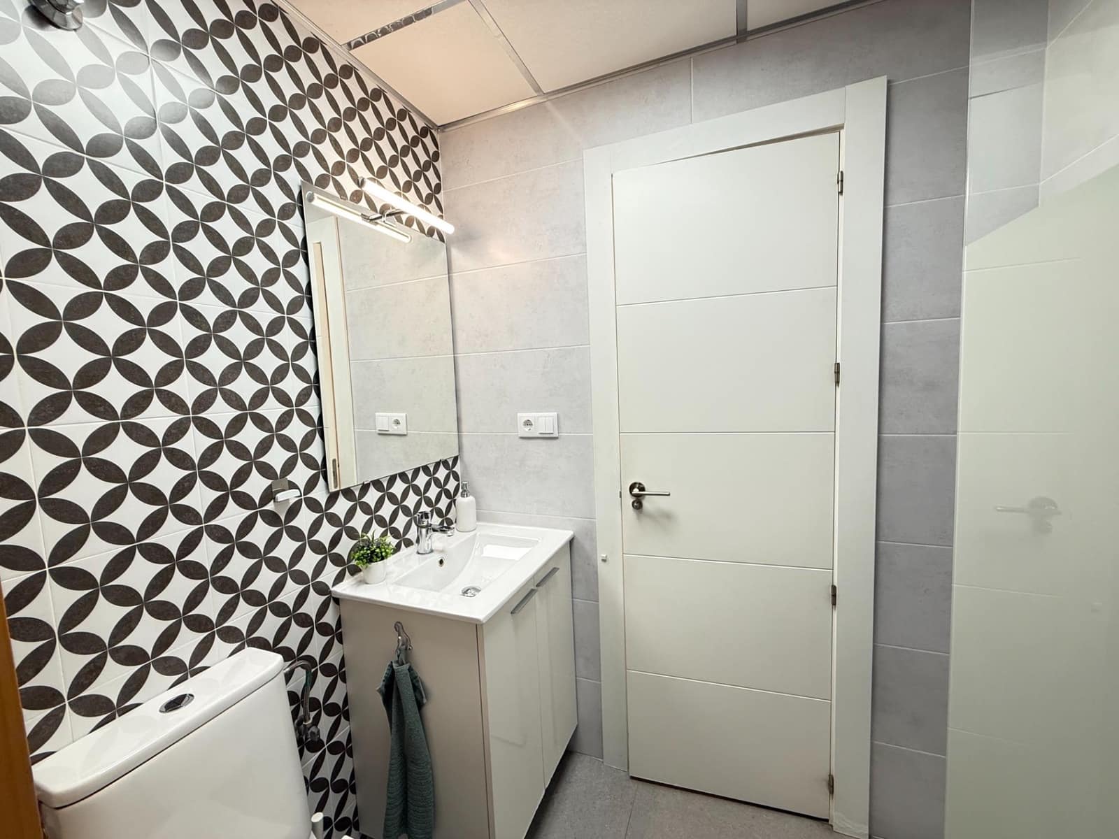 Studio zu verkaufen in Torrevieja mit Pool - 104.900 € (Ref: 9630531)