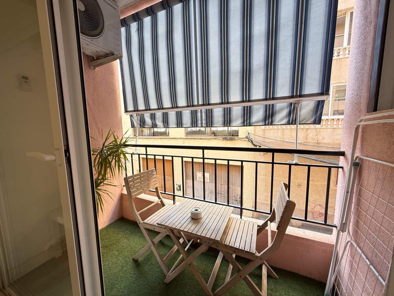 Studio zu verkaufen in Torrevieja mit Pool - 104.900 € (Ref: 9630531)