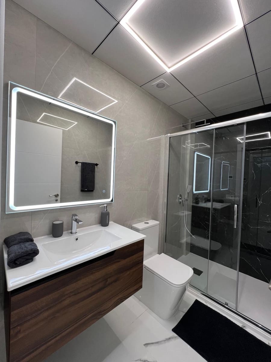 2 makuuhuone Ranta-asunto myytävänä paikassa Torrevieja - 230 000 € (Ref: 9630533)