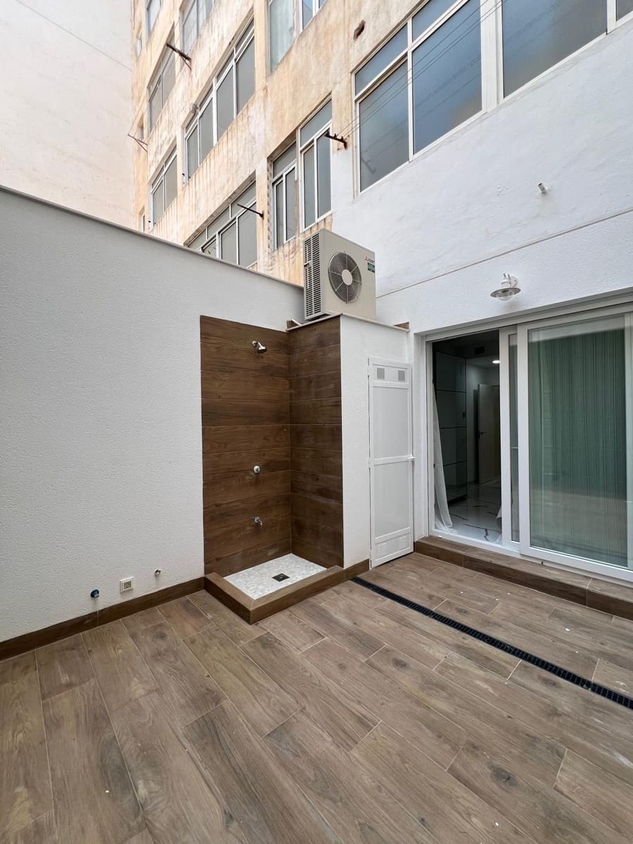 2 makuuhuone Ranta-asunto myytävänä paikassa Torrevieja - 230 000 € (Ref: 9630533)